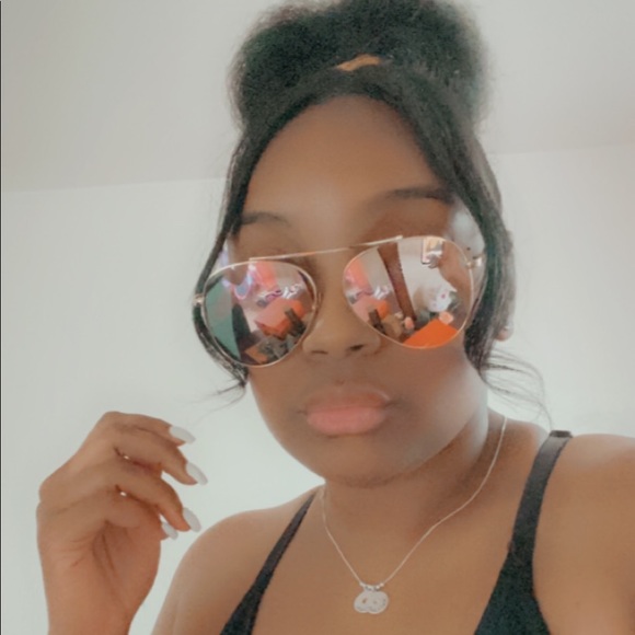 ❗️SOLD❗️💗PINK TINTED SHADES💗 - Picture 3 of 4